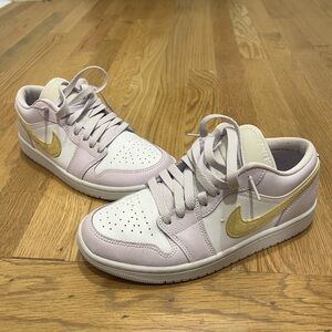 Nike Women's Low-Top Sneakers in Lavender and Gold Swoosh